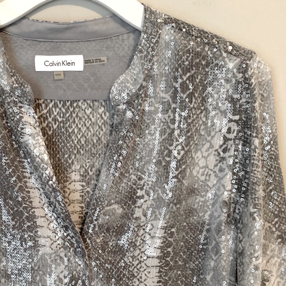Calvin Klein size M grey sequinned blouse - Picture 7 of 14
